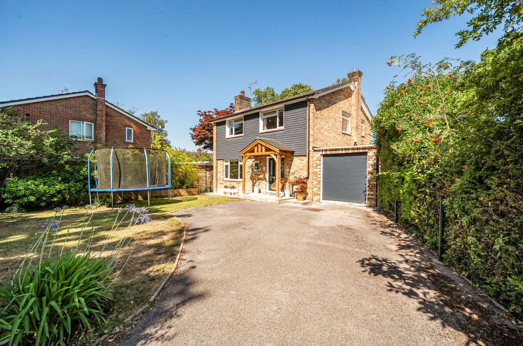 Property photo 1 of 12 1482204-3-6A4F824...