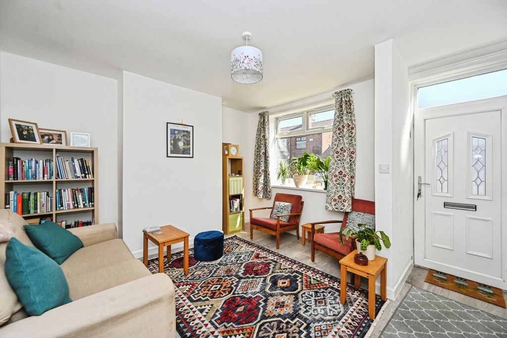 Property photo 2 of 14 Pbox-Img.Jpg