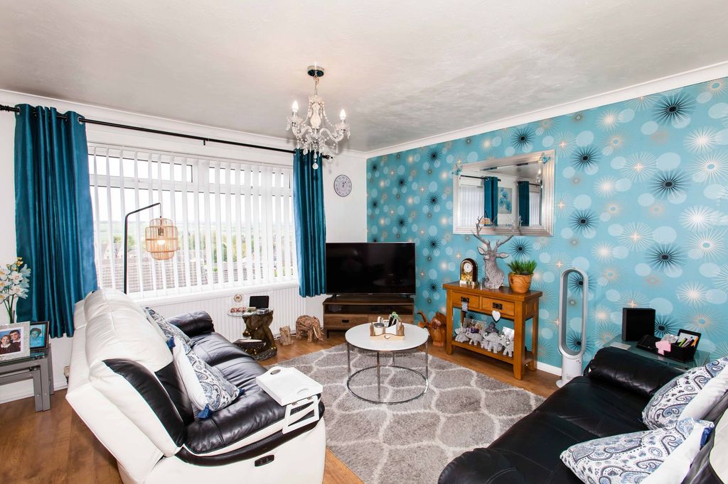 Property photo 3 of 28