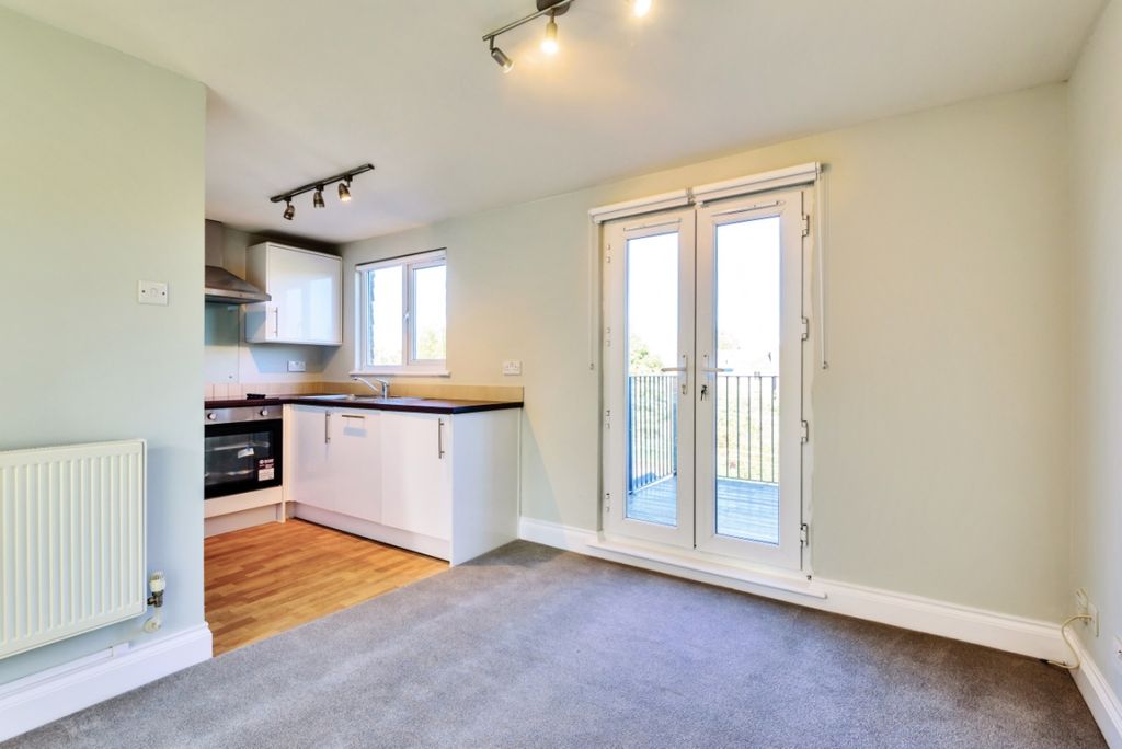 Property photo 2 of 10 916844 (2)