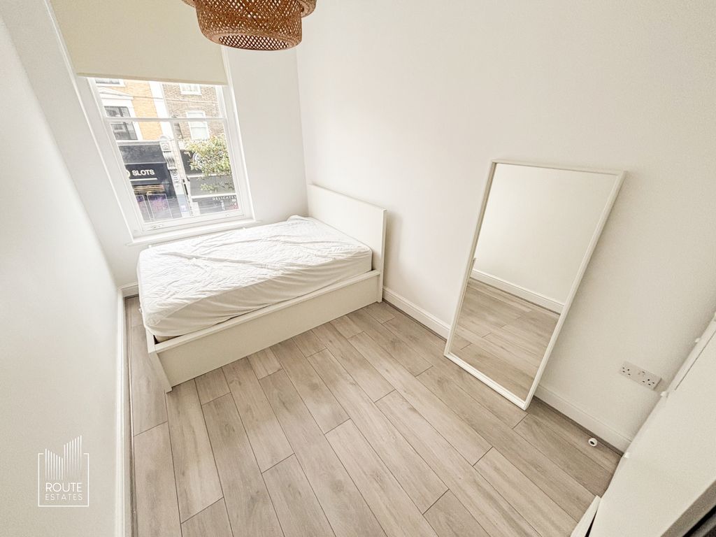 Property photo 3 of 8 Photo 6