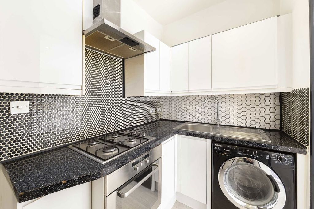 Property photo 3 of 5