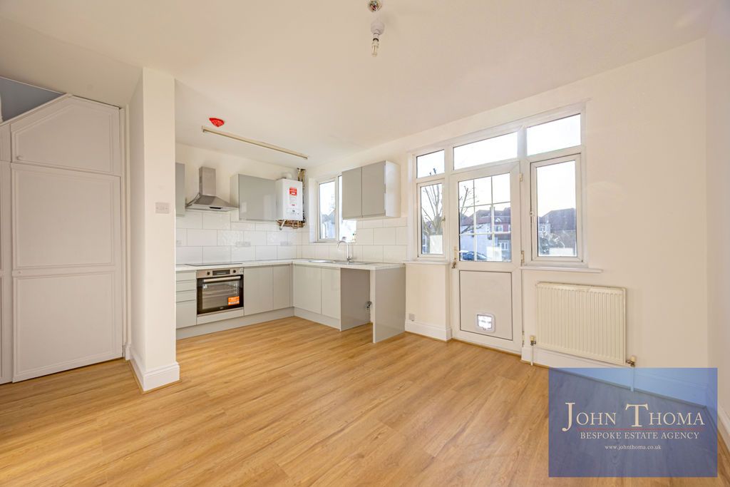 Property photo 3 of 15 Photo 4