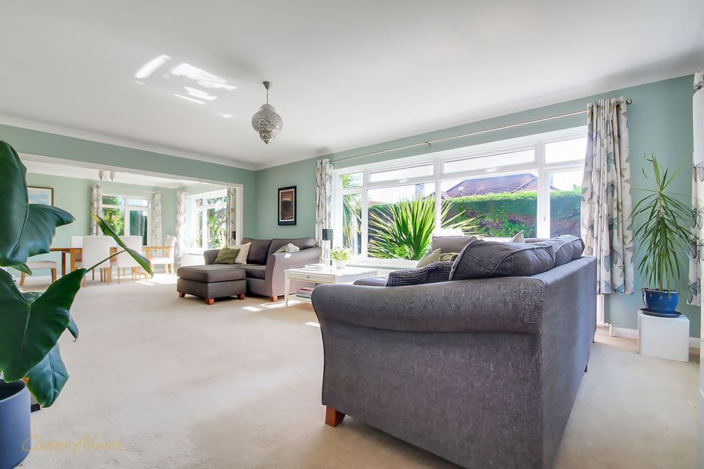 Property photo 2 of 19 Sitting Room