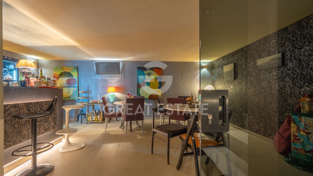 Property photo 2 of 87 Interiors