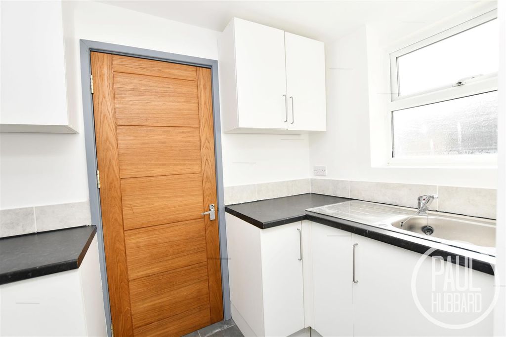 Additional image 4 of 1 bed flat to rentBeresford Road, Lowestoft, Suffolk NR32