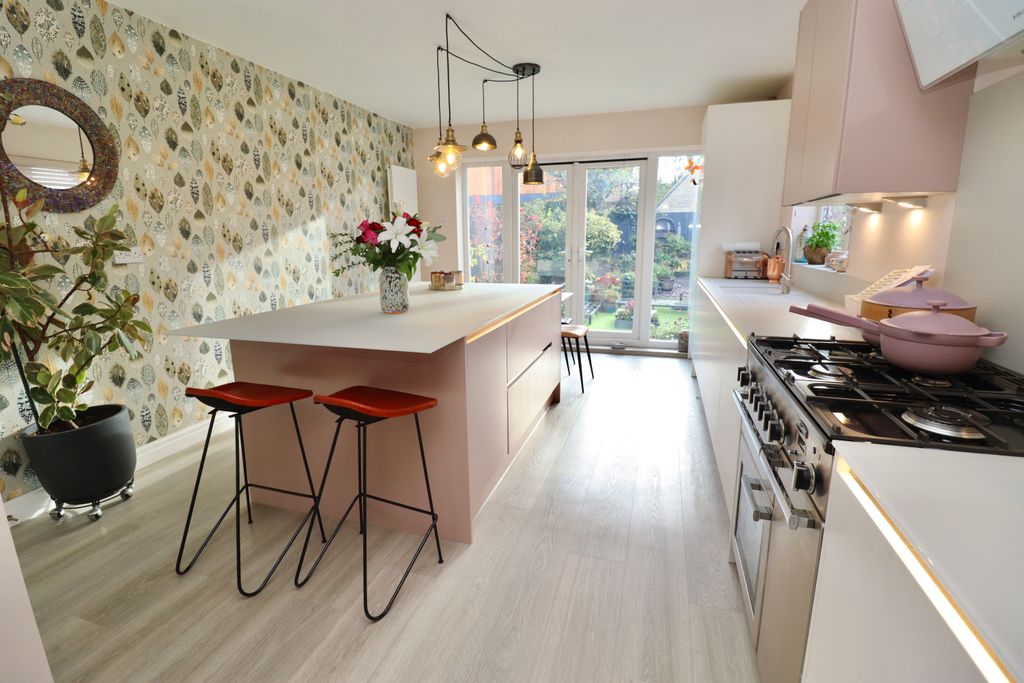 Property photo 2 of 32 Img_4843