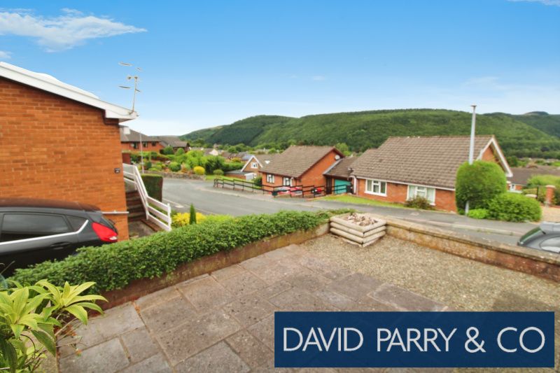 Property photo 2 of 15 2 Bedroom Detached Bungalow