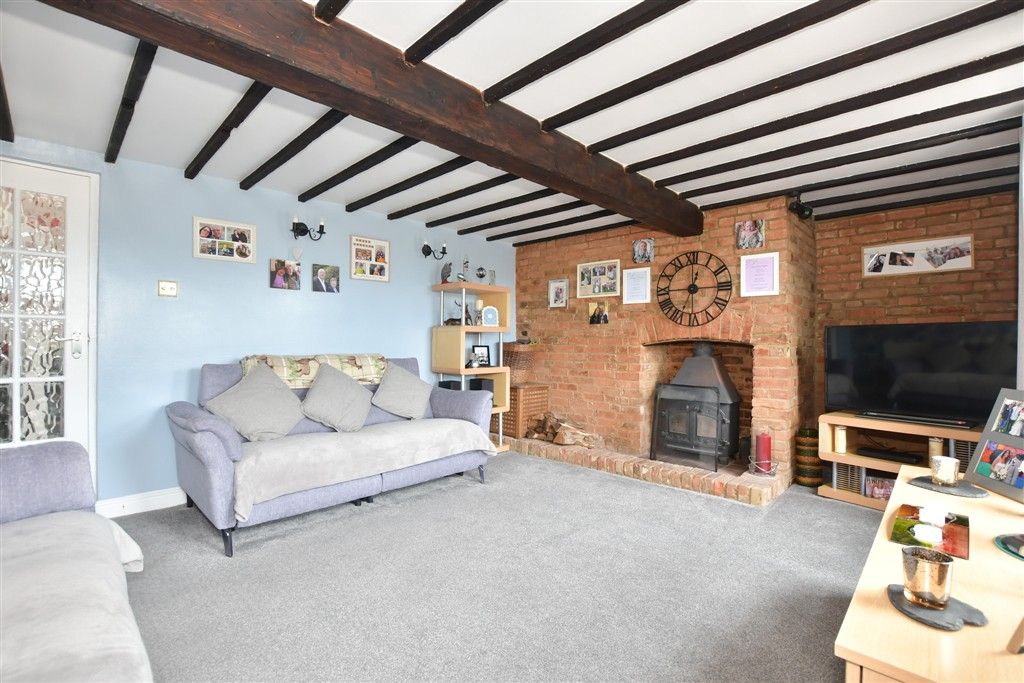 Property photo 3 of 12 Lounge