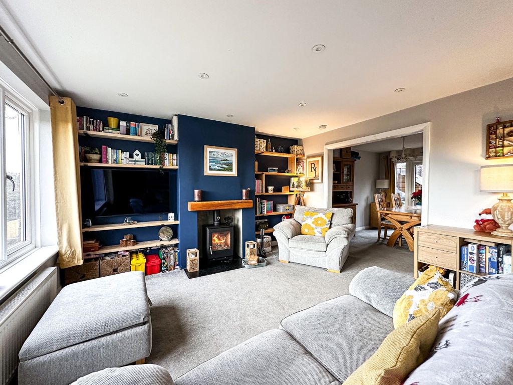 Property photo 3 of 18 4729879