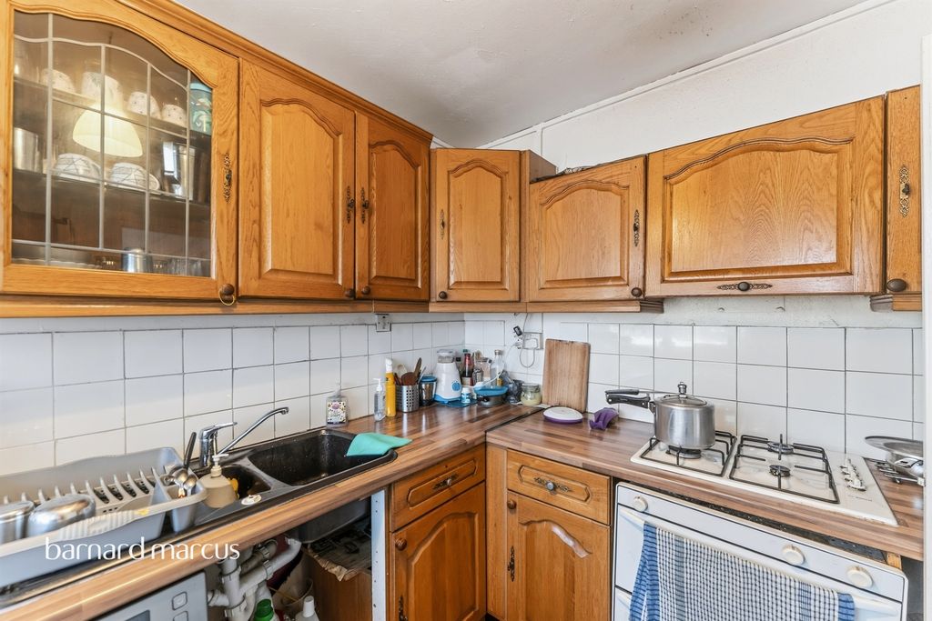 Property photo 3 of 20