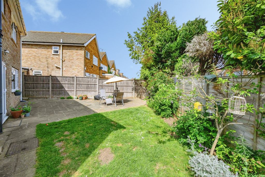 Property photo 2 of 18
