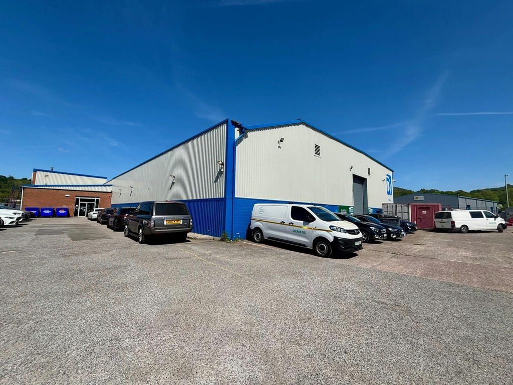 Property photo 2 of 12 Warehouse B Delyn 05.Jpg