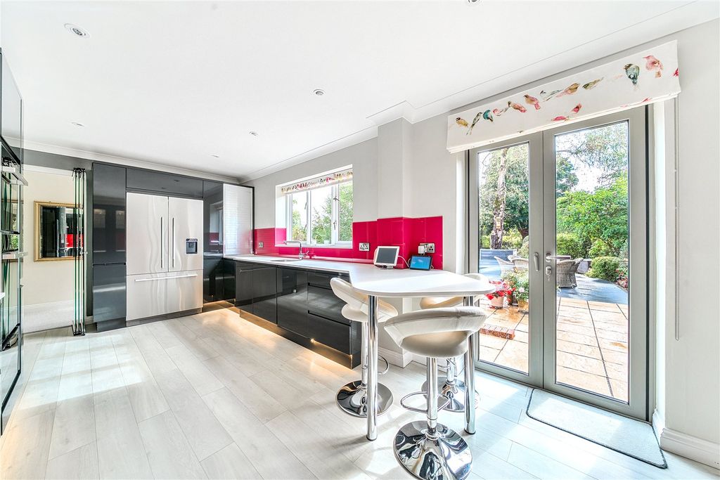 Property photo 3 of 15 Kitchen