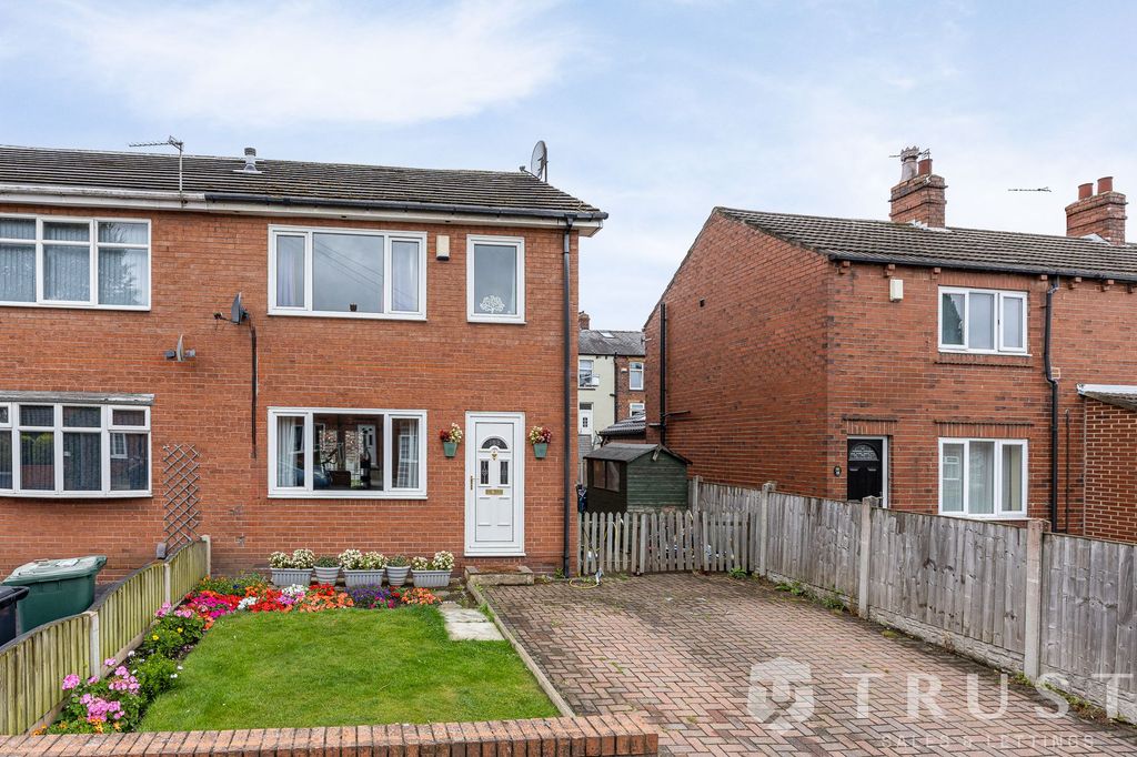 Property photo 1 of 24