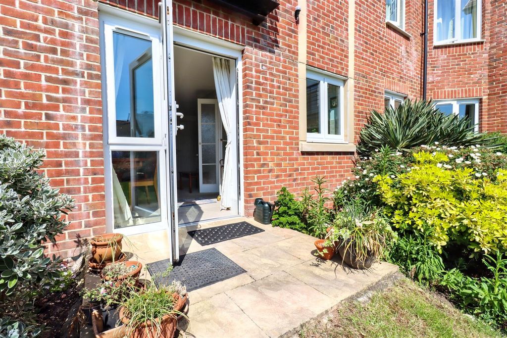 Property photo 2 of 12