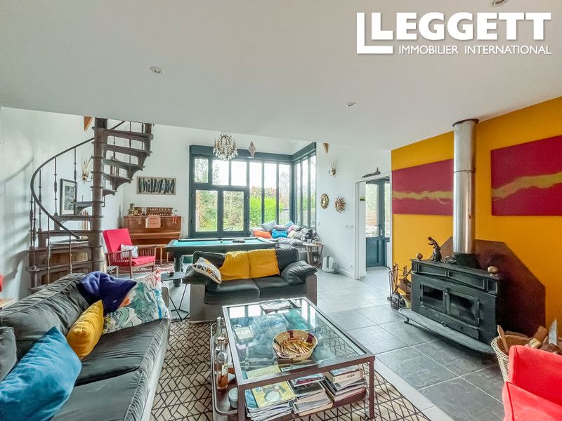 Property photo 2 of 10