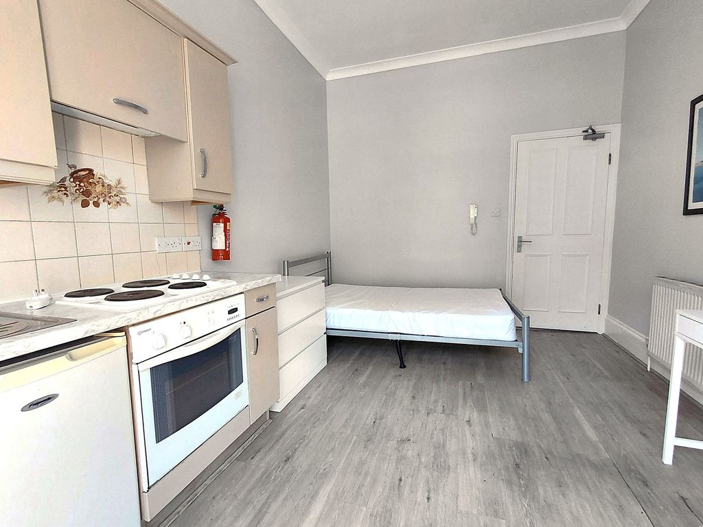 Property photo 1 of 3
