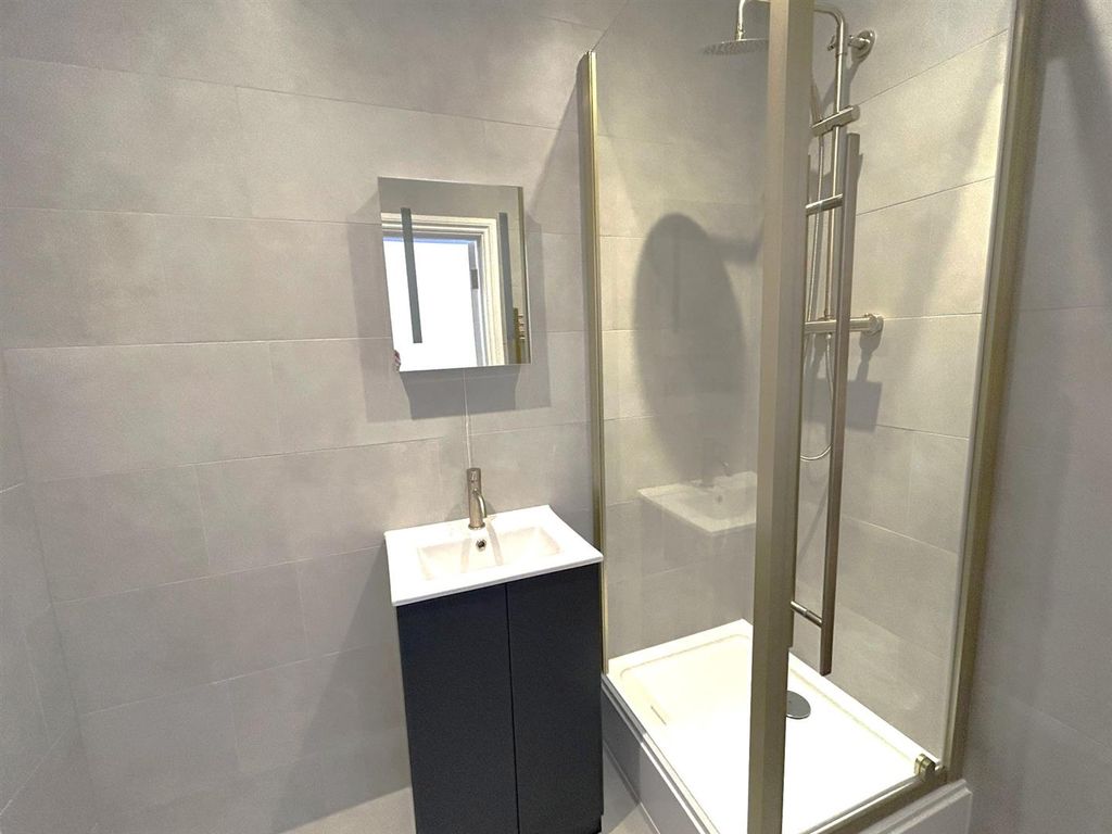 Property photo 1 of 2 Bathroom Ensuite.Jpeg