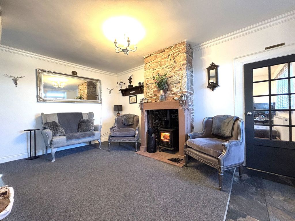 Property photo 3 of 34