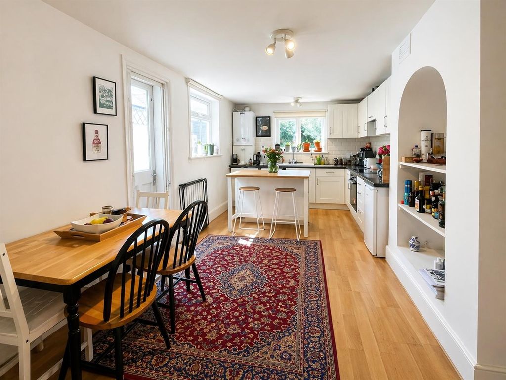 Property photo 3 of 6 Kitchen 1.Jpeg