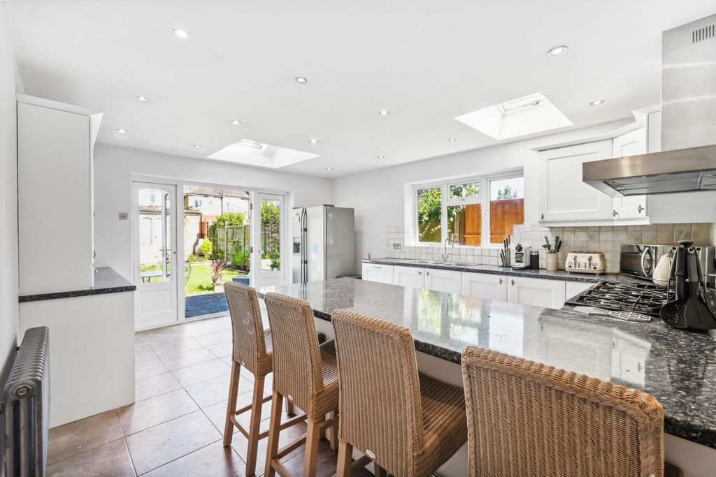 Property photo 3 of 19 Dining