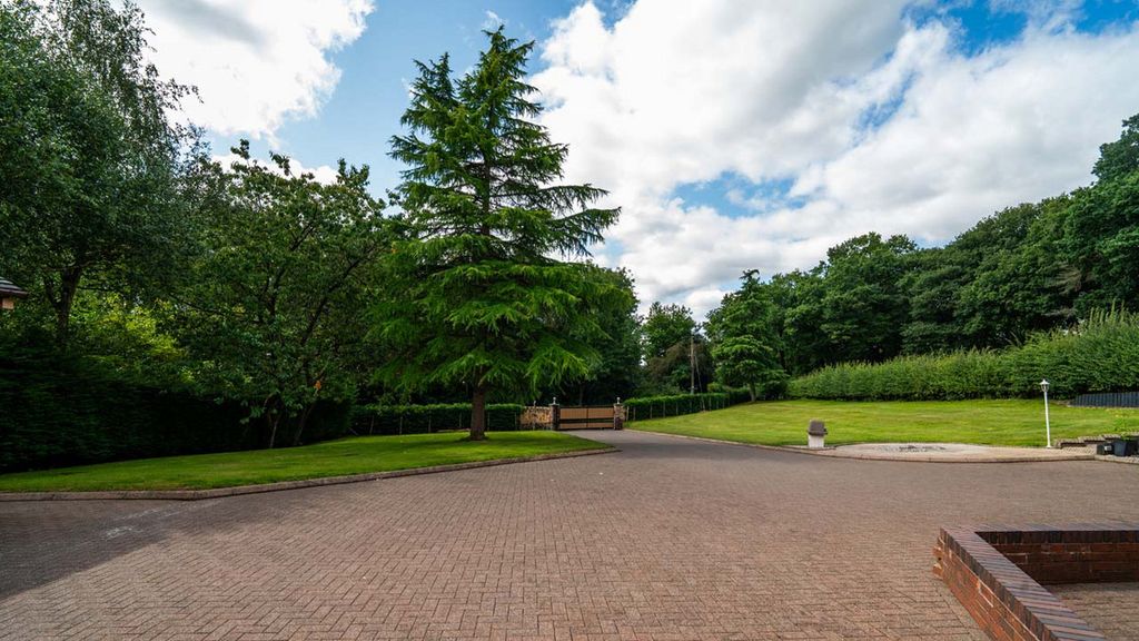 Property photo 2 of 38