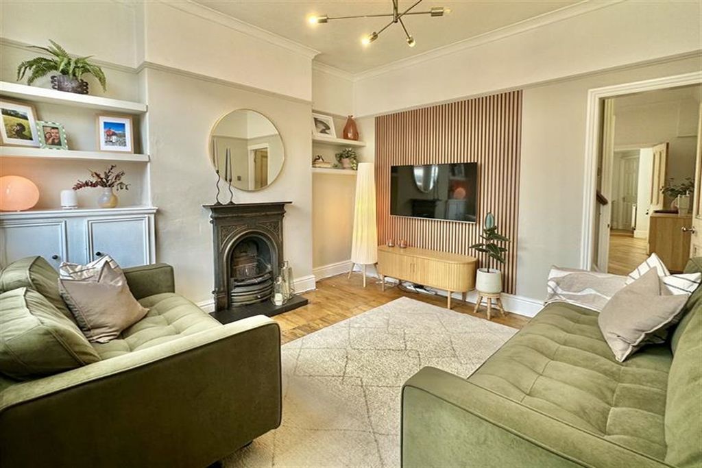 Property photo 1 of 18 (Main)