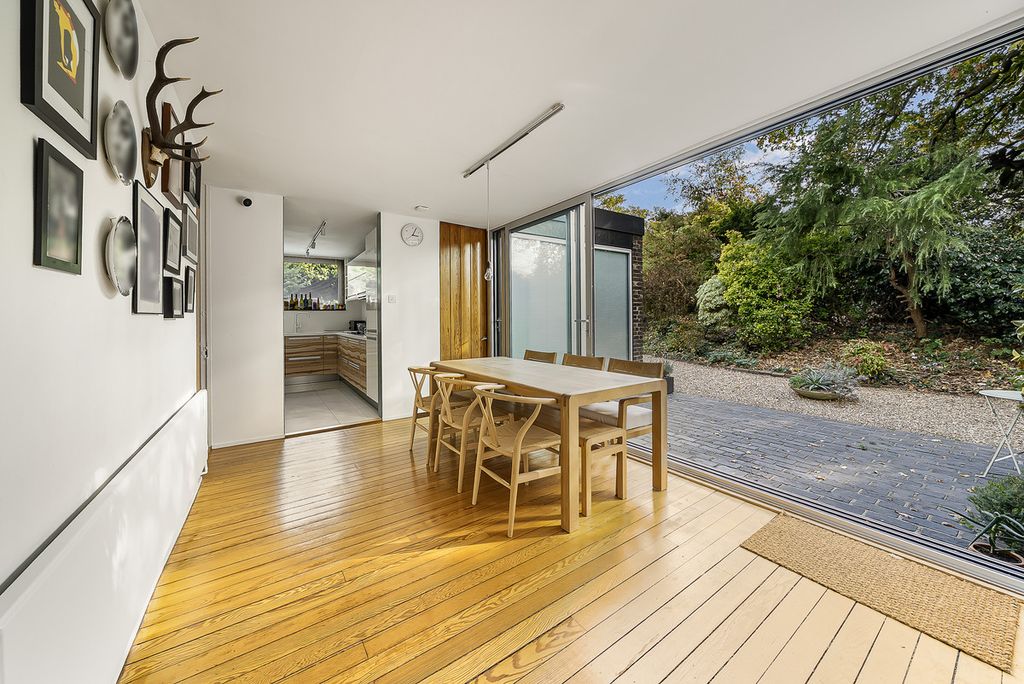 Property photo 3 of 21