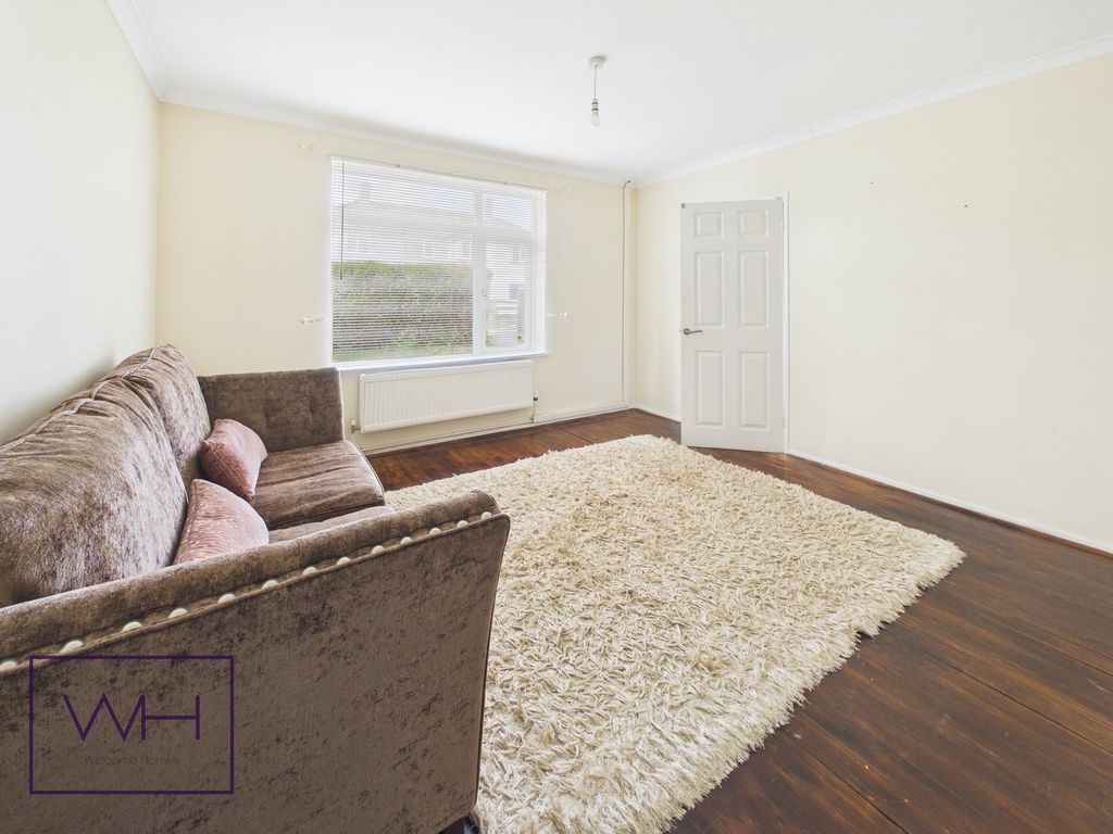 Property photo 3 of 13 Cam04980G0-Pr0128-Still005