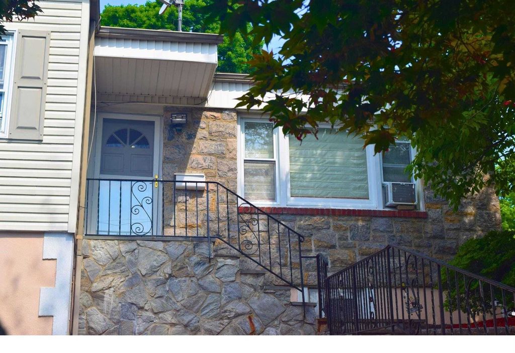 Property photo 1 of 28