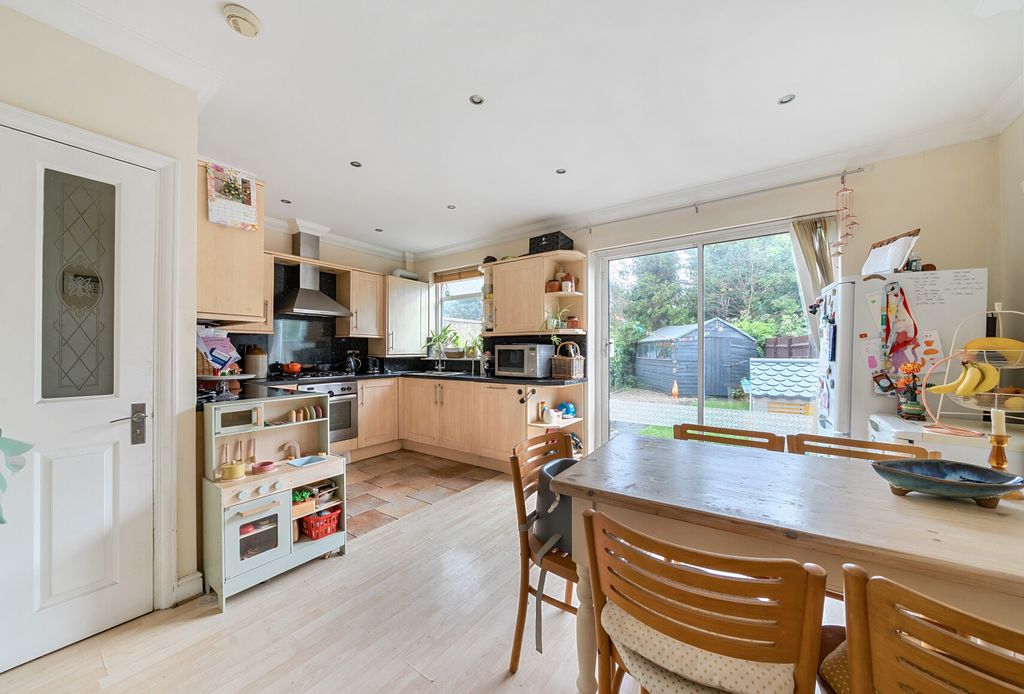 Property photo 3 of 18 1303906-16-68415A...