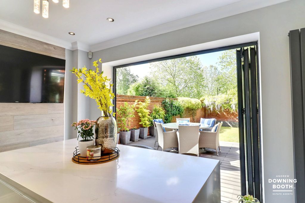 Property photo 1 of 52