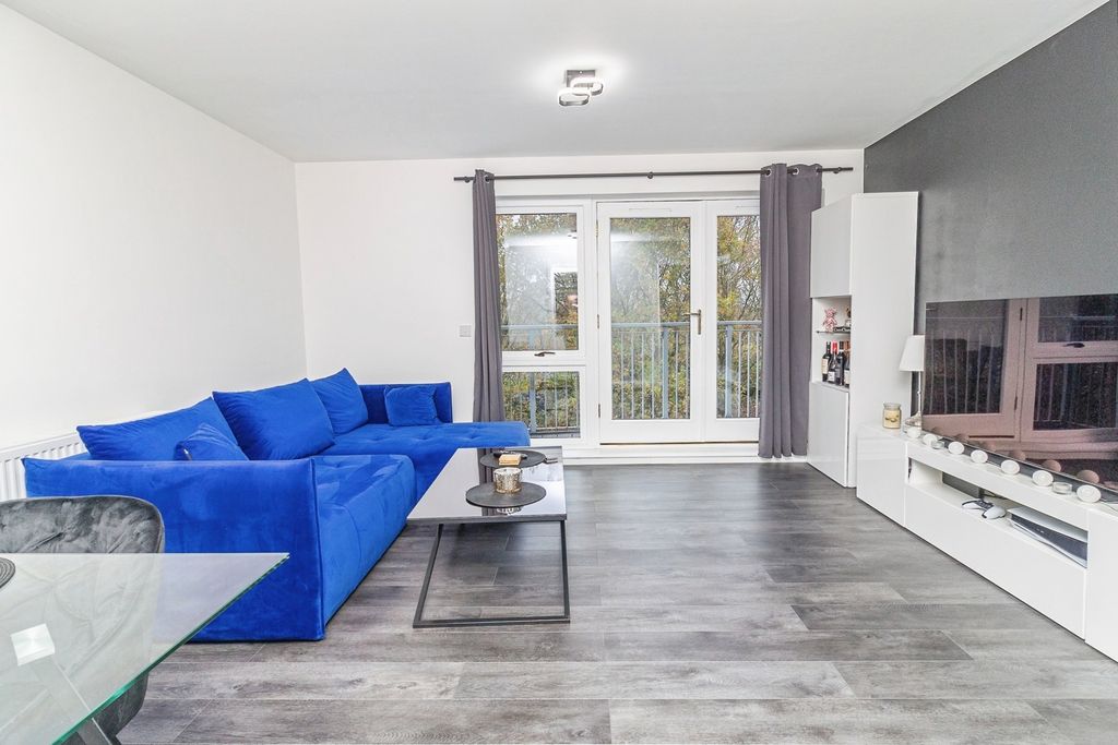 Property photo 2 of 16 Photo