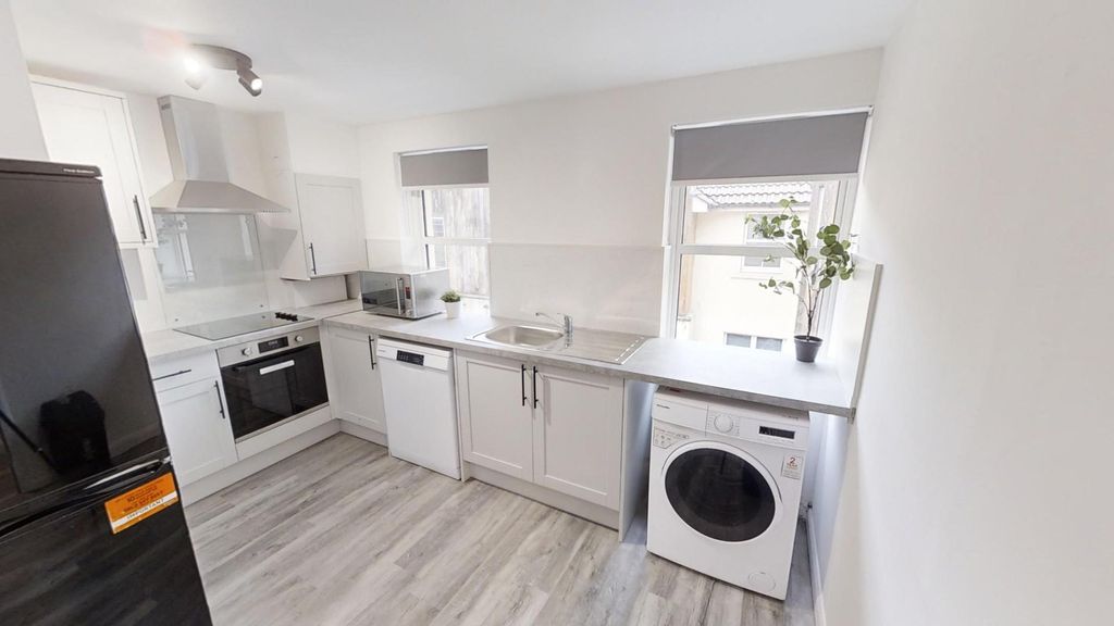 Property photo 3 of 22 09.30.2024_10.41.47.Jpg