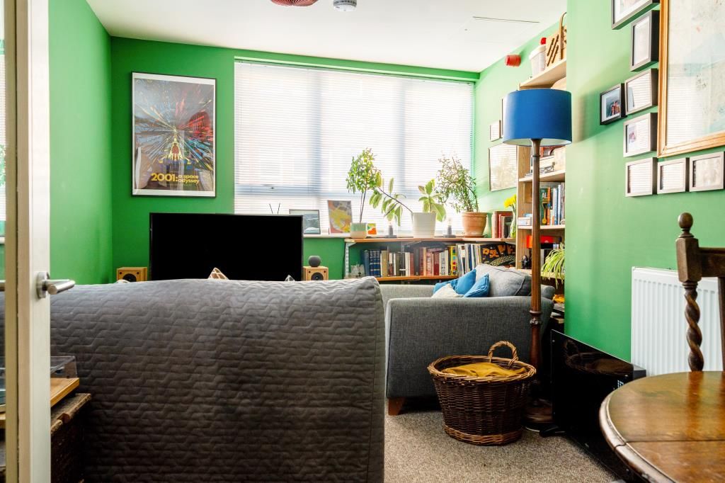 Property photo 3 of 19 Living Room