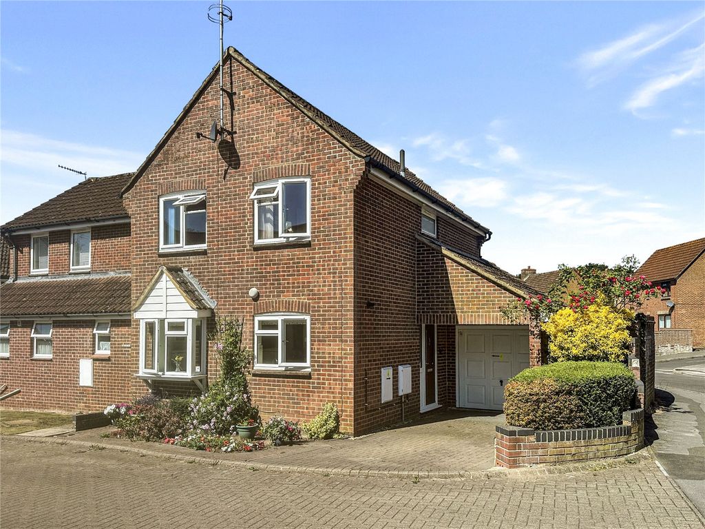 Property photo 1 of 17 Picture No. 23