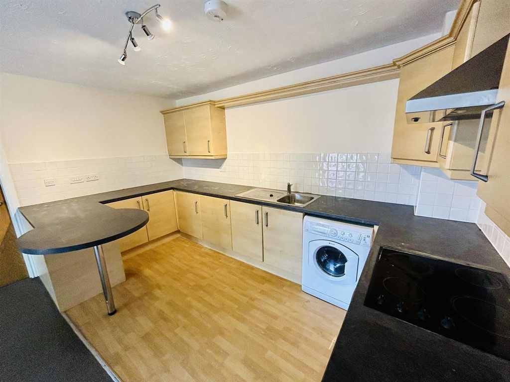Property photo 3 of 8 91c9412E-50A4-4E8F-83B2-156A36586662.Jpg