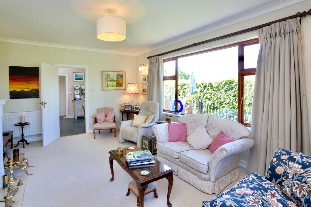 Property photo 3 of 40