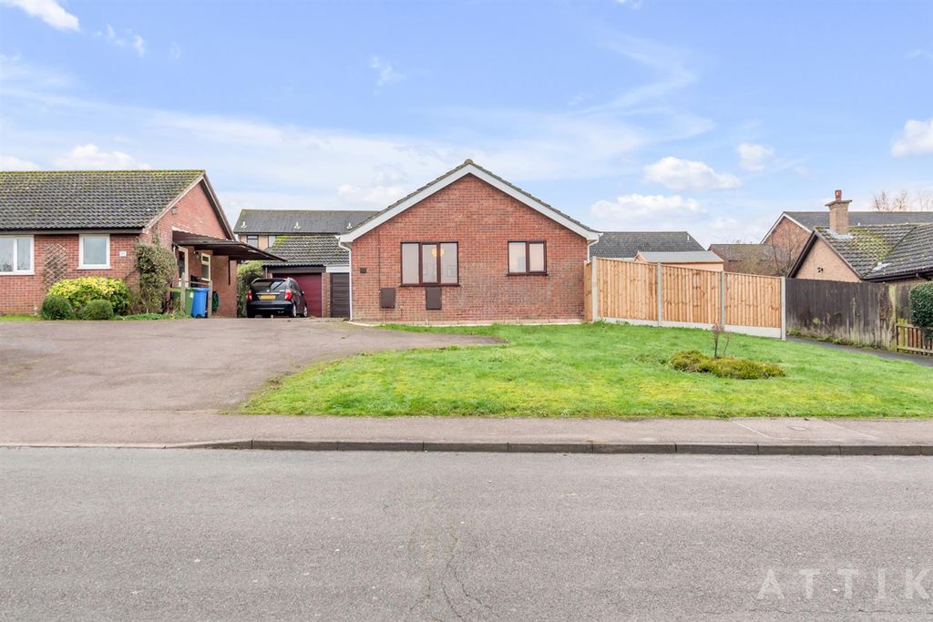 Property photo 1 of 18 93 Dukes Drive Halesworth Ip19 8Tj (1).Jpg