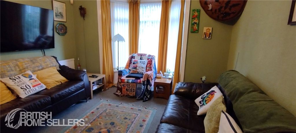 Property photo 2 of 33 Picture No. 21