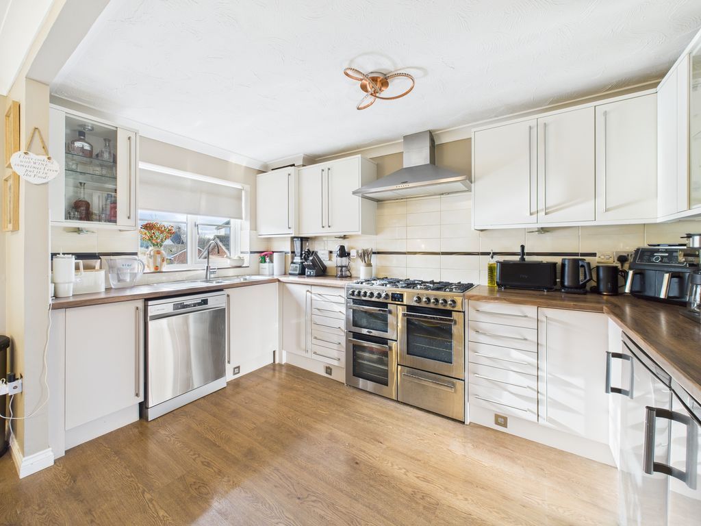 Property photo 3 of 16 Photo 8