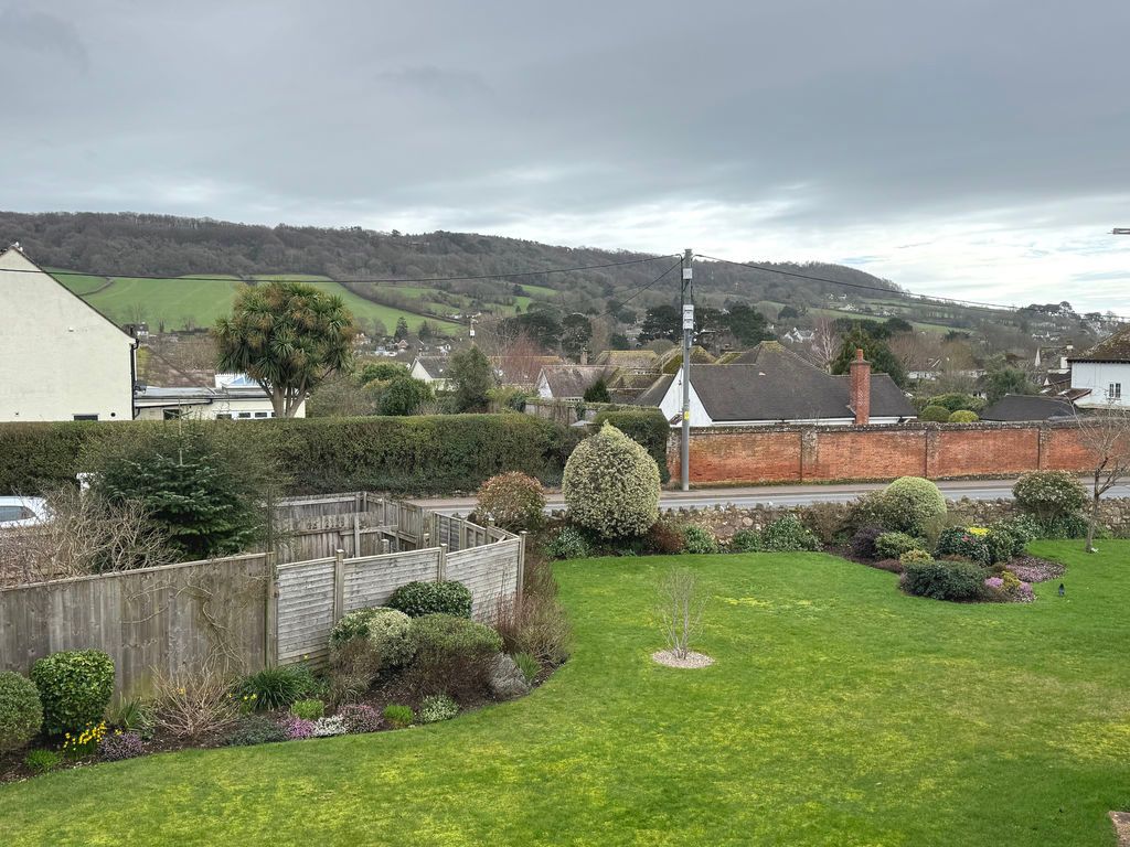 Property photo 2 of 16 Photo 1