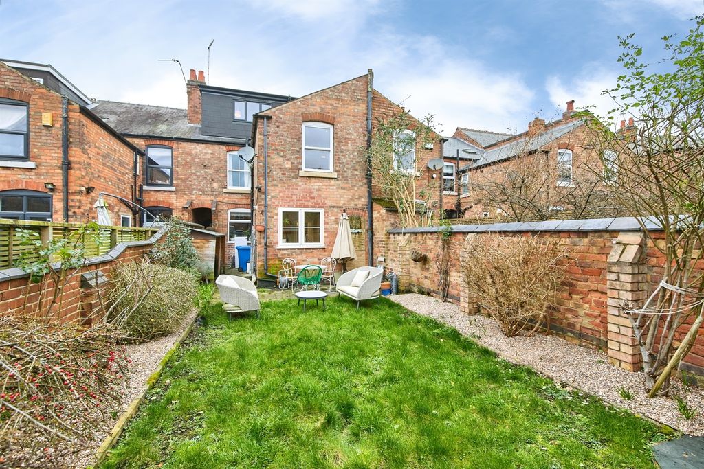 Property photo 3 of 20