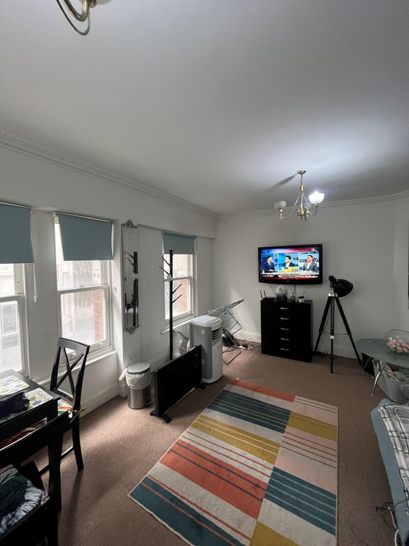 Property photo 1 of 5