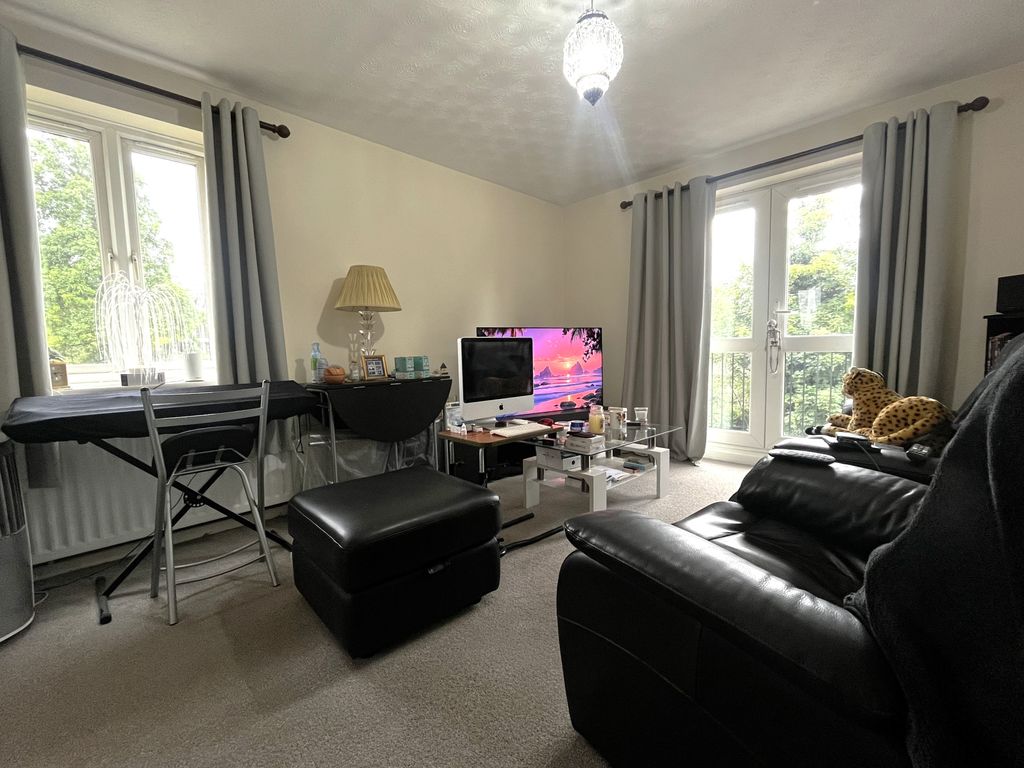 Property photo 2 of 9 Living Room