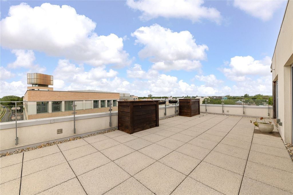 Additional image 4 of 2 bed flat for saleGlenalmond Avenue, Cambridge CB2