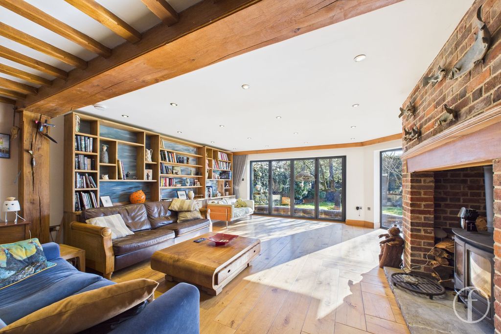 Property photo 3 of 21