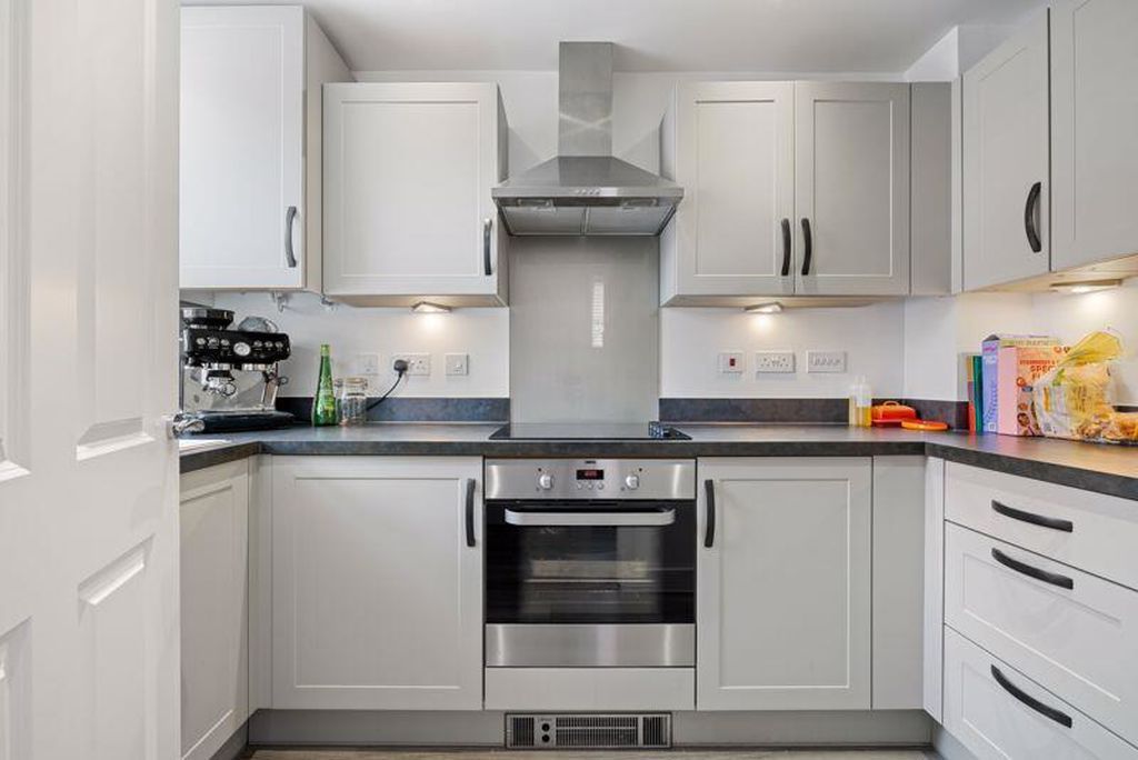 Property photo 2 of 12 Photo 1