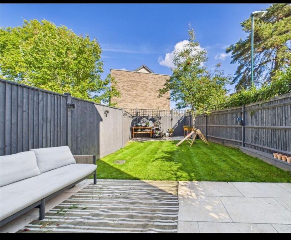 Property photo 2 of 27